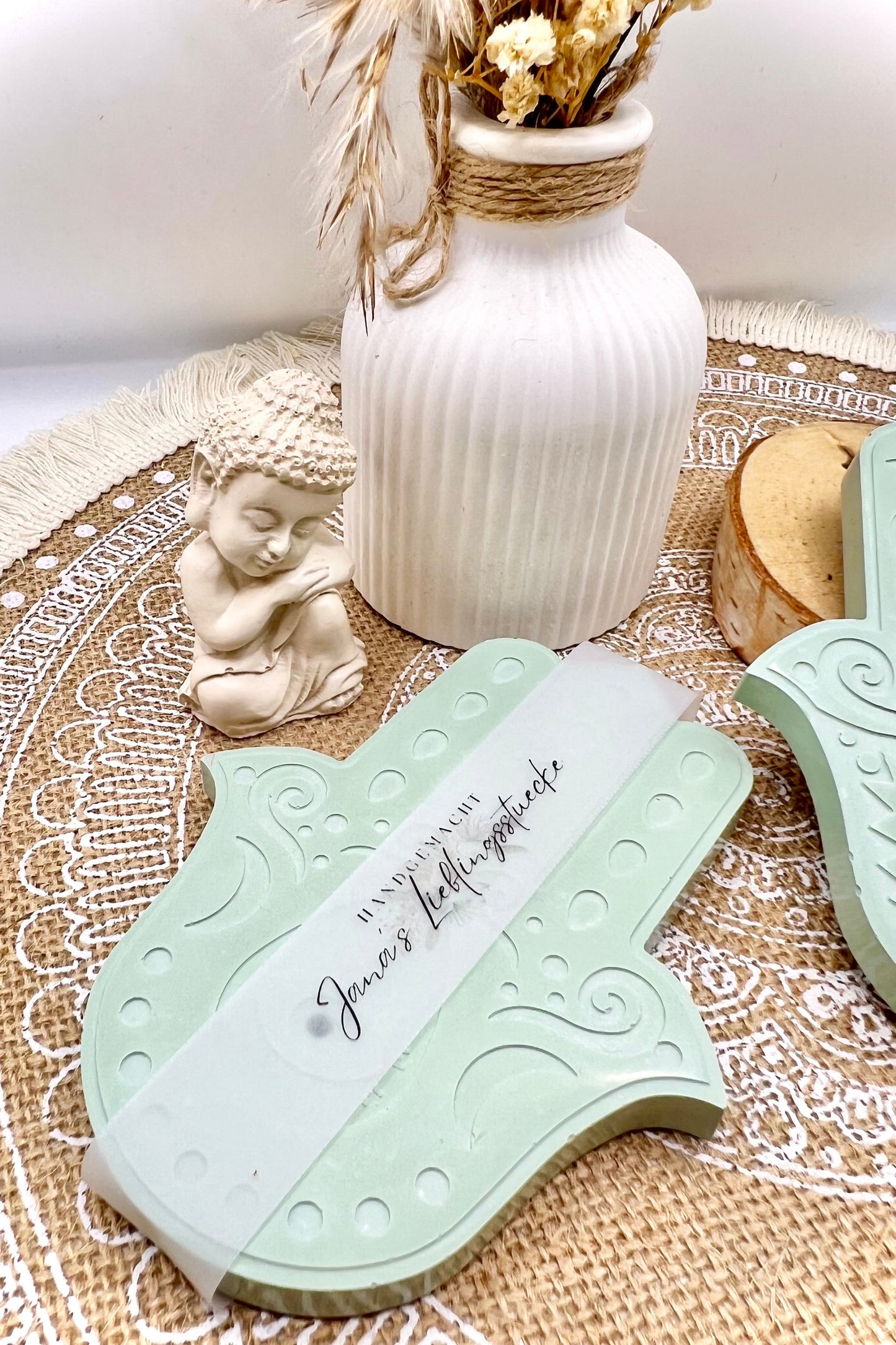 Hamza Hand – Räucherstäbchenhalter & spirituelle Ablage mit Schutzsymbolik