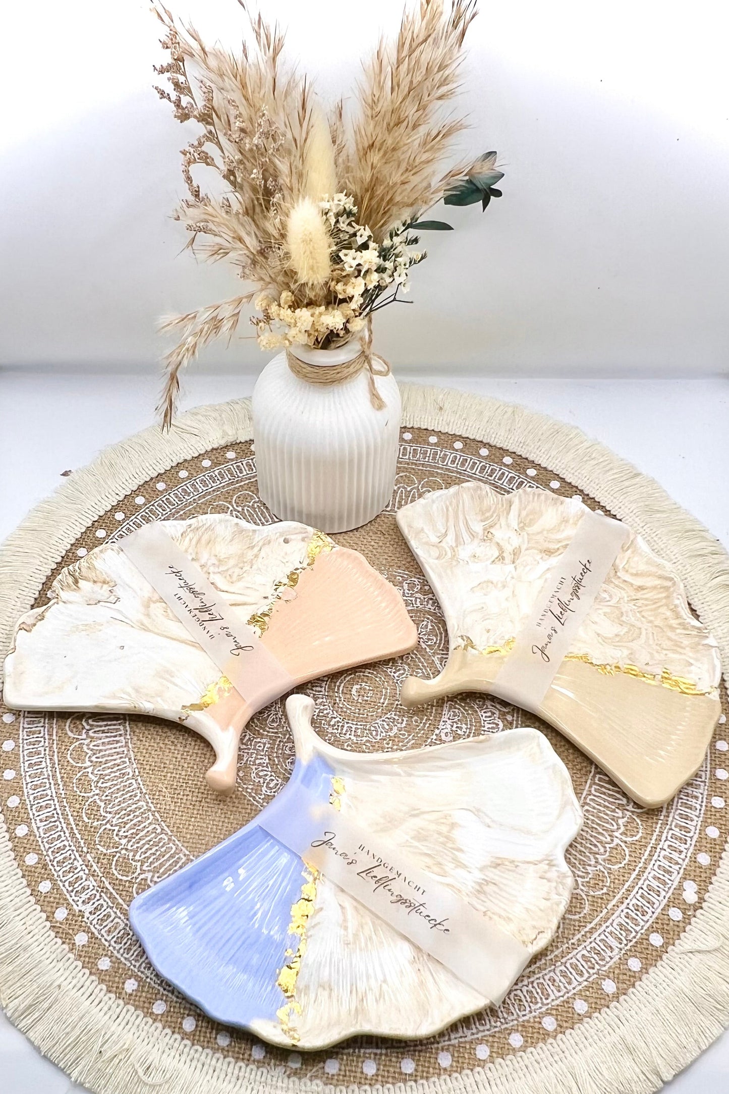 Handgefertigtes Ginkgo-Tablett – edles Naturdesign mit Blattgold