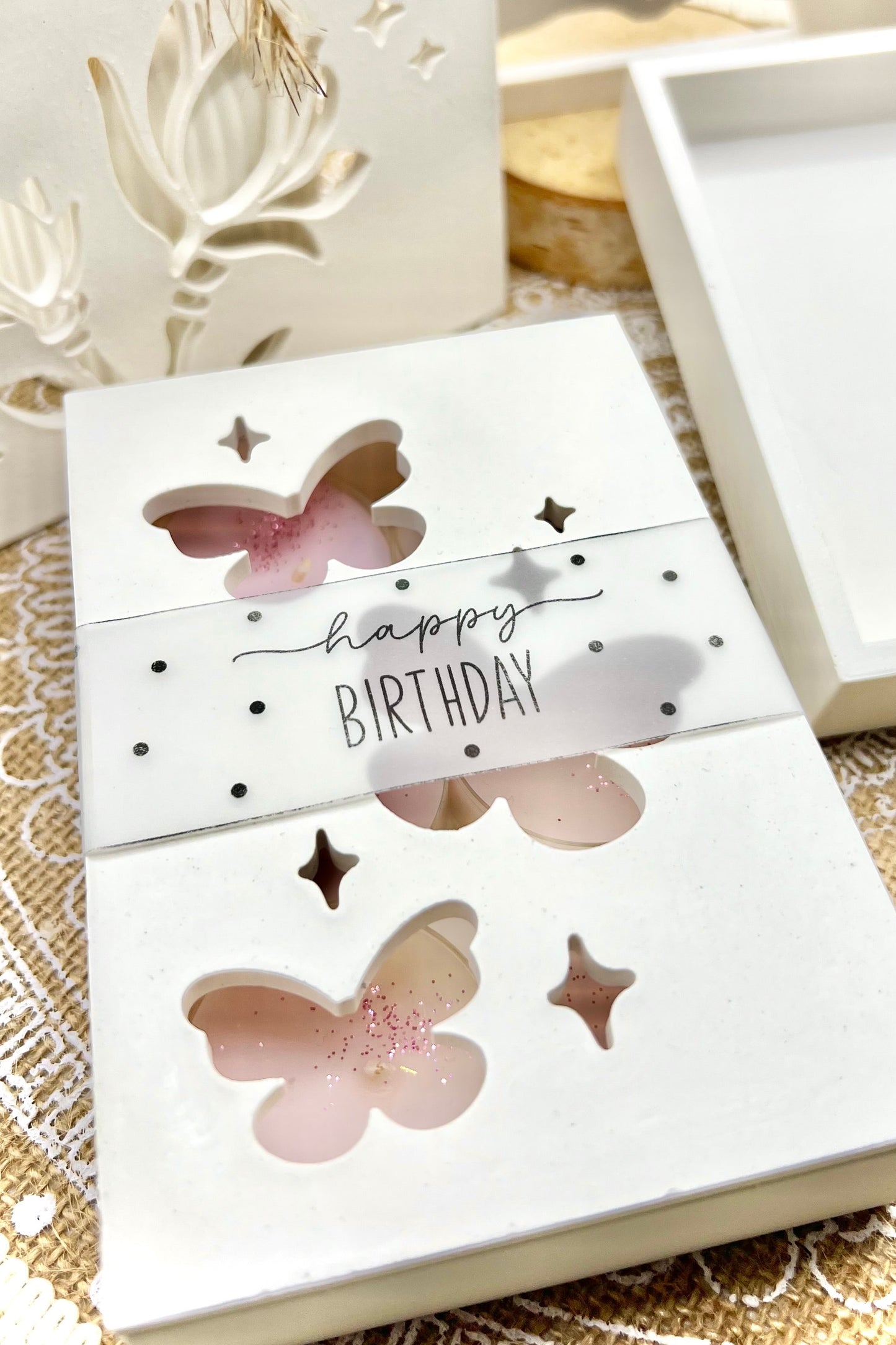 Kleine Geschenk-Schatulle (Höhe 2,5cm) - Handgefertigte Keramikbox für besondere Momente