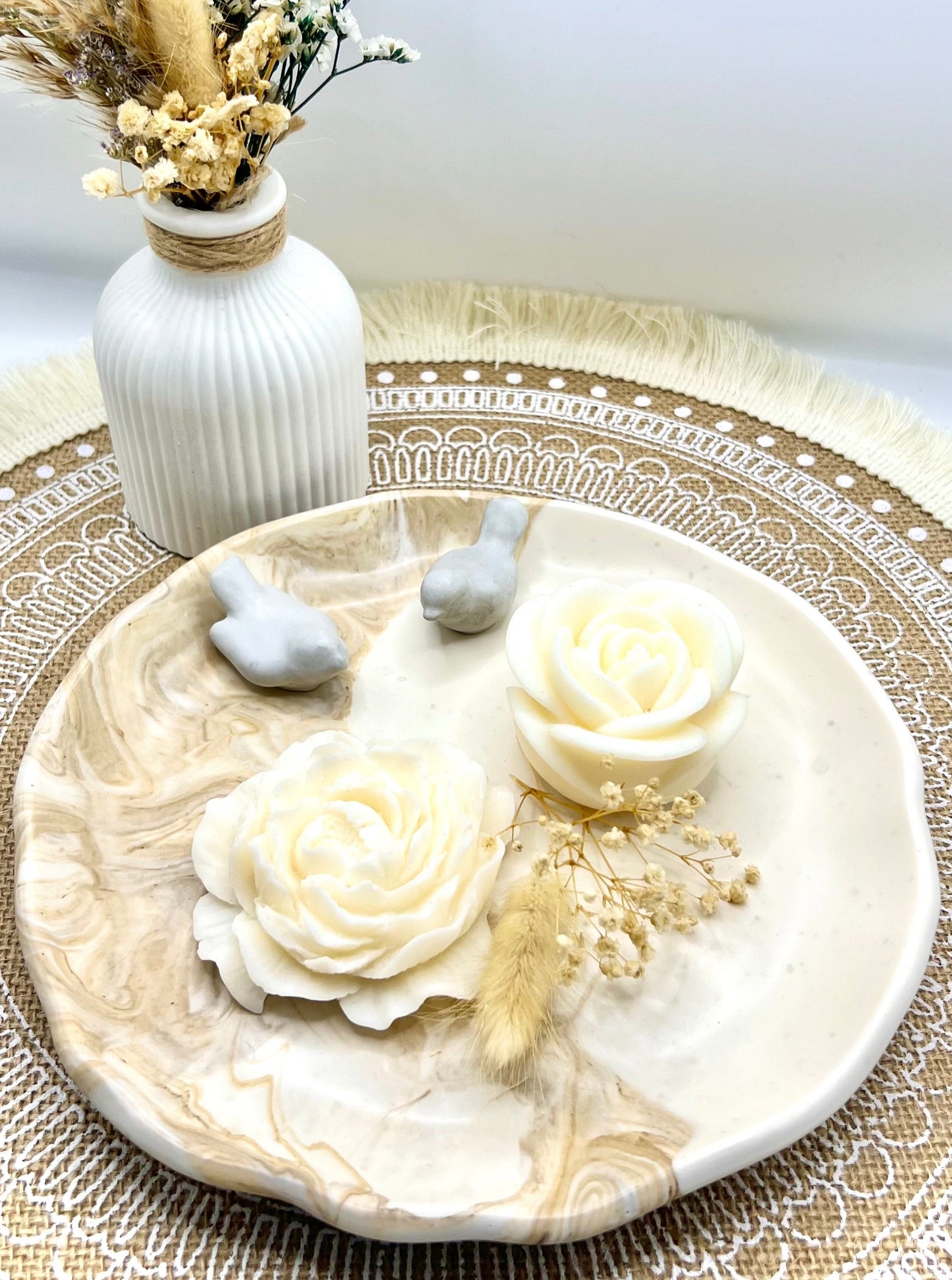 Dekoratives, großes rundes Tablett in verschiedenen Varianten