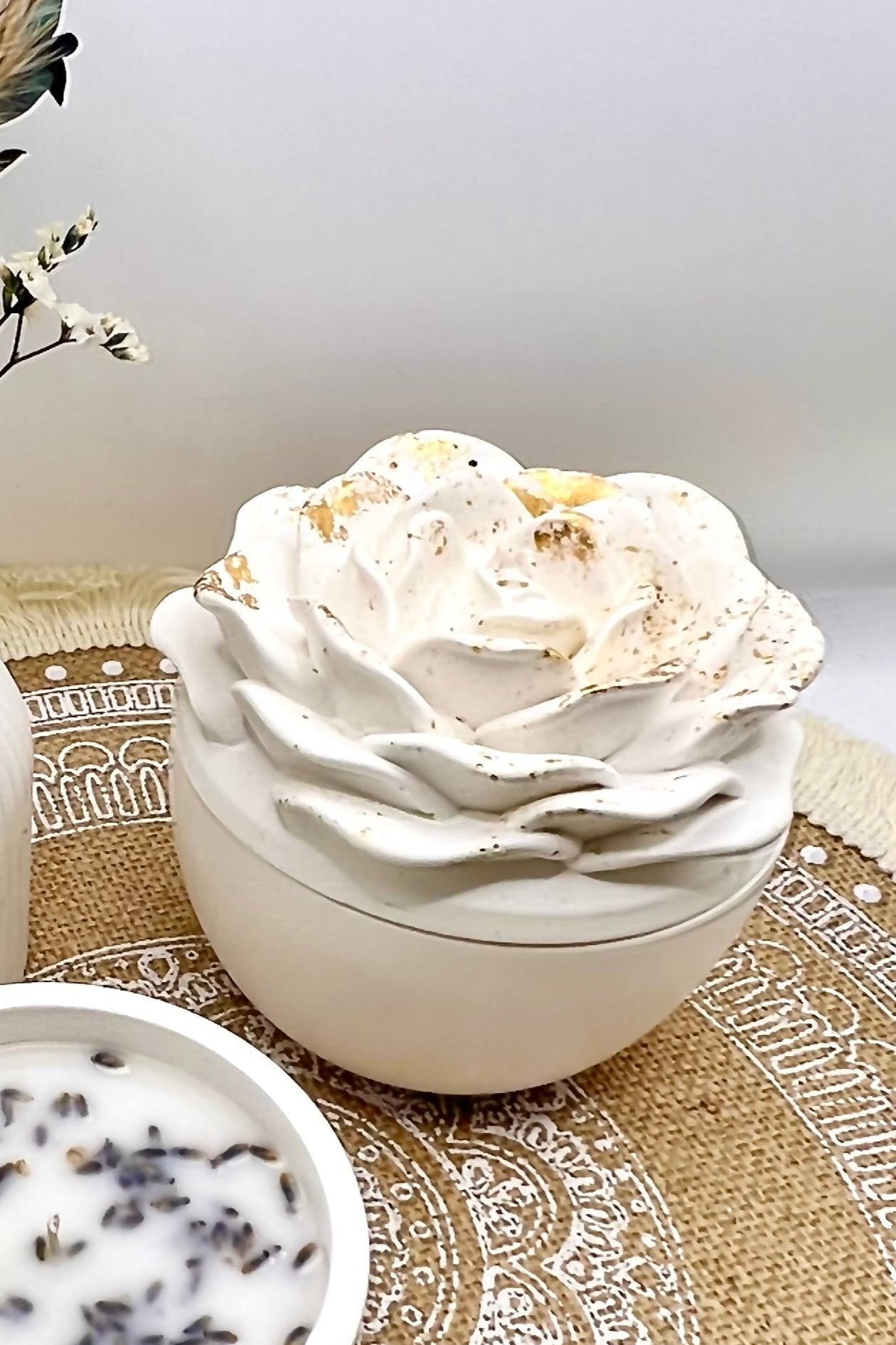 Große Elegant Rose - Rosen Schalen Kerze mit Blattgold (verschiedene Düfte)