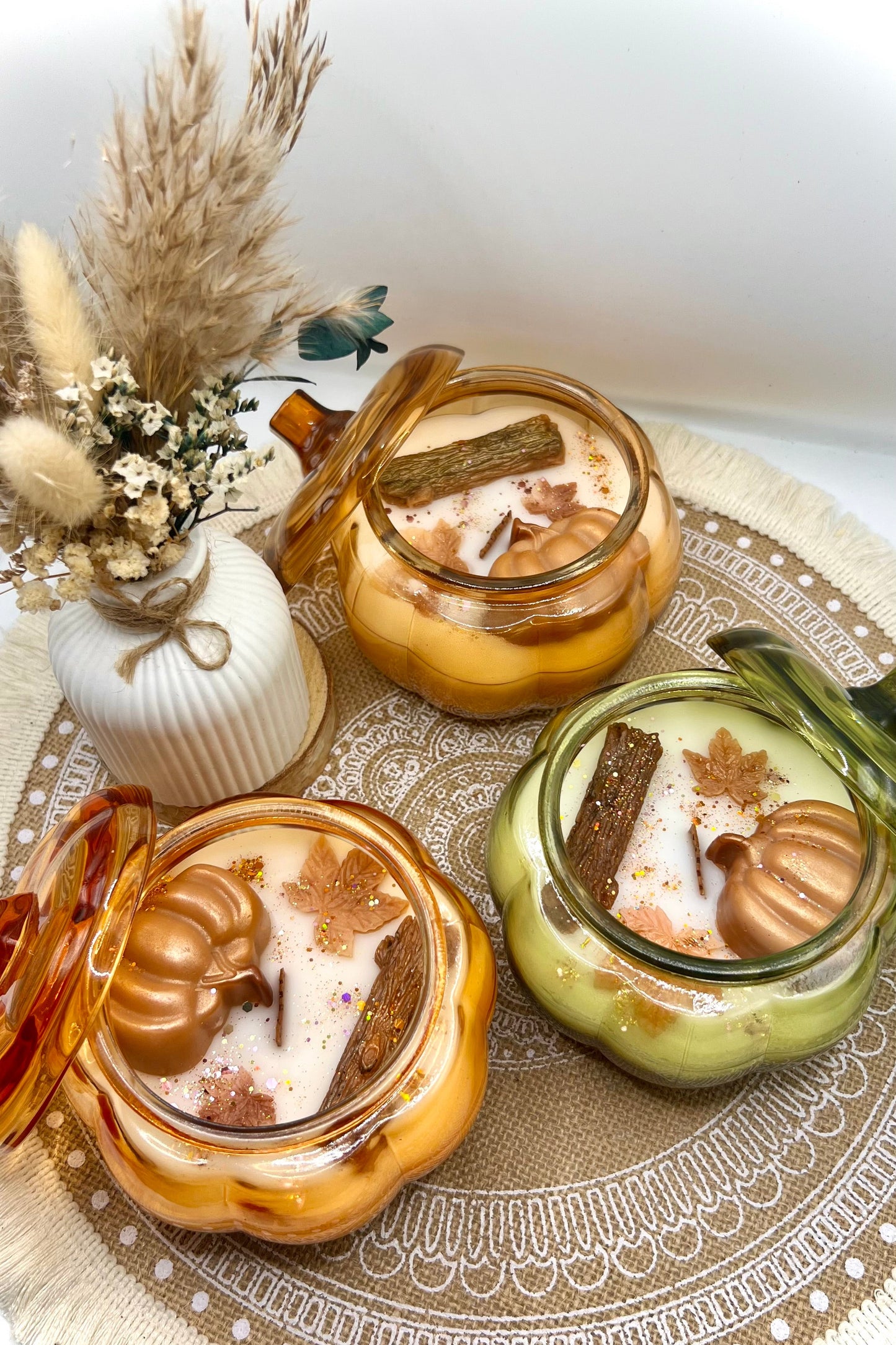 Duftkerze im Glas-Kürbis – Herbst Edition | Handgegossen | Zwei Größen