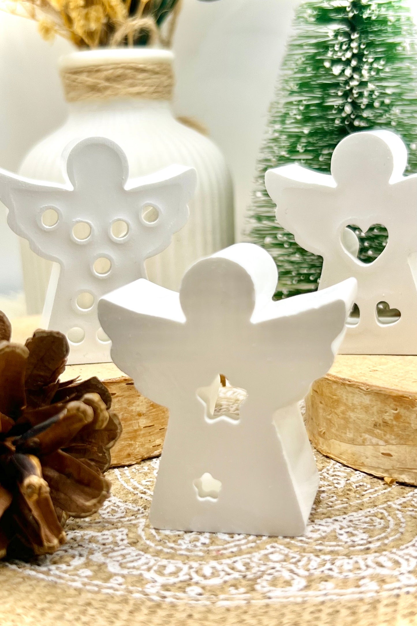 Leuchtengel aus handgegossener Keramik inkl. LED-Licht & Geschenkverpackung – Weihnachtsdeko & Geschenkidee