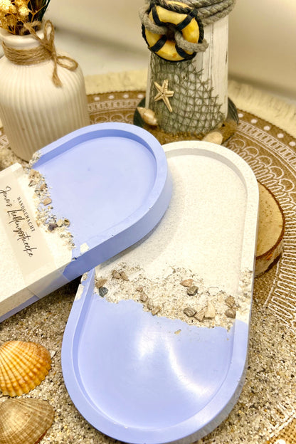 Ovales Keramiktablett in Küstenoptik – maritimes Dekotablett mit Sand & Muschelgranulat