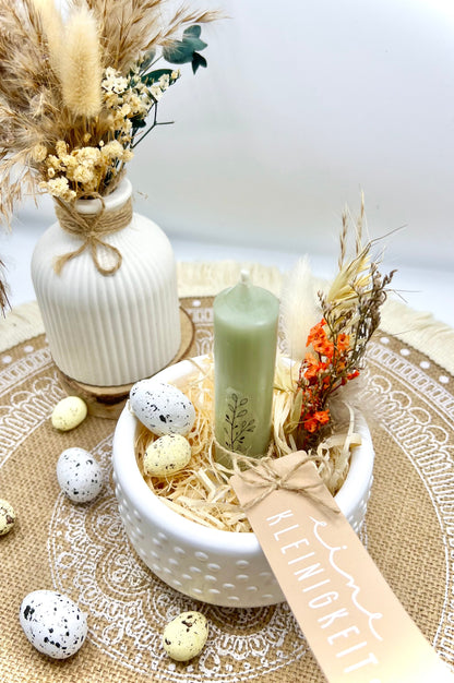 Handgegossene Frühlings-Dekoschale mit Kerze & Trockenblumen