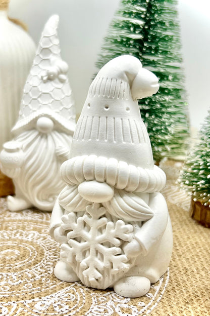 Winterliche Wichtel aus Keramik – handgegossene Unikate, stilvolle Weihnachtsdeko & Geschenkidee