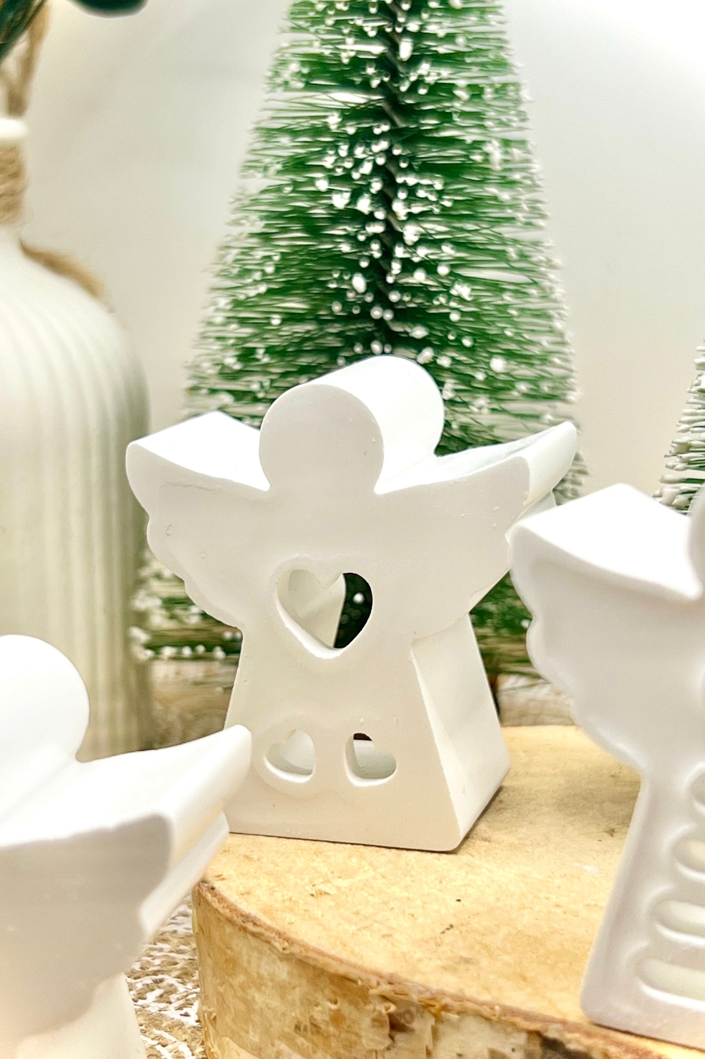 Leuchtengel aus handgegossener Keramik inkl. LED-Licht & Geschenkverpackung – Weihnachtsdeko & Geschenkidee