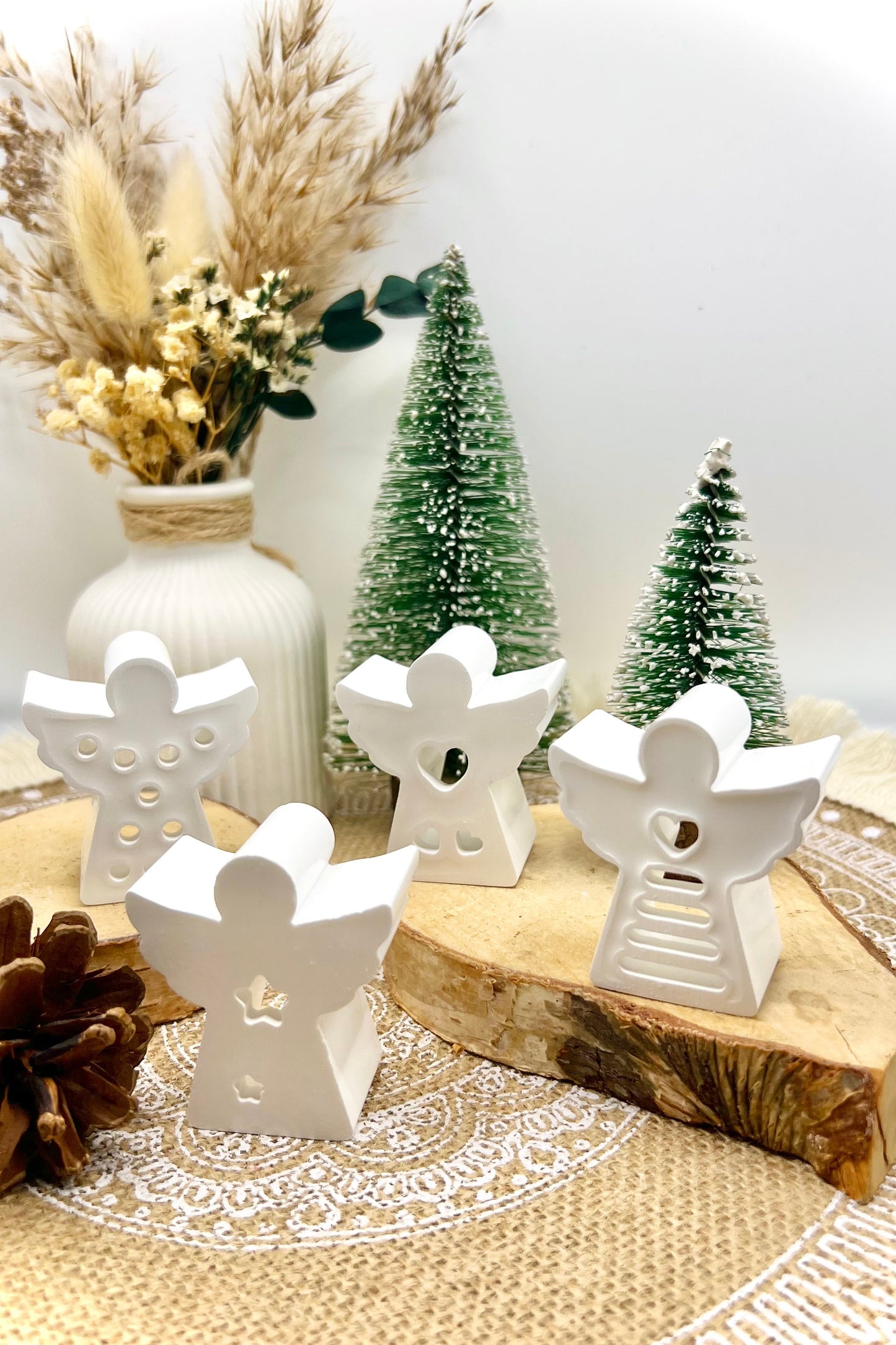 Leuchtengel aus handgegossener Keramik inkl. LED-Licht & Geschenkverpackung – Weihnachtsdeko & Geschenkidee