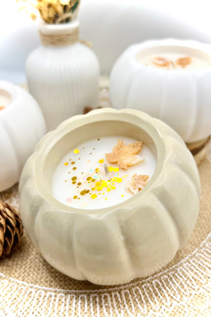 🎃 Handgemachte Kürbis-Duftkerze in Keramik | Herbstdeko & Geschenkidee – verschiedene Farben