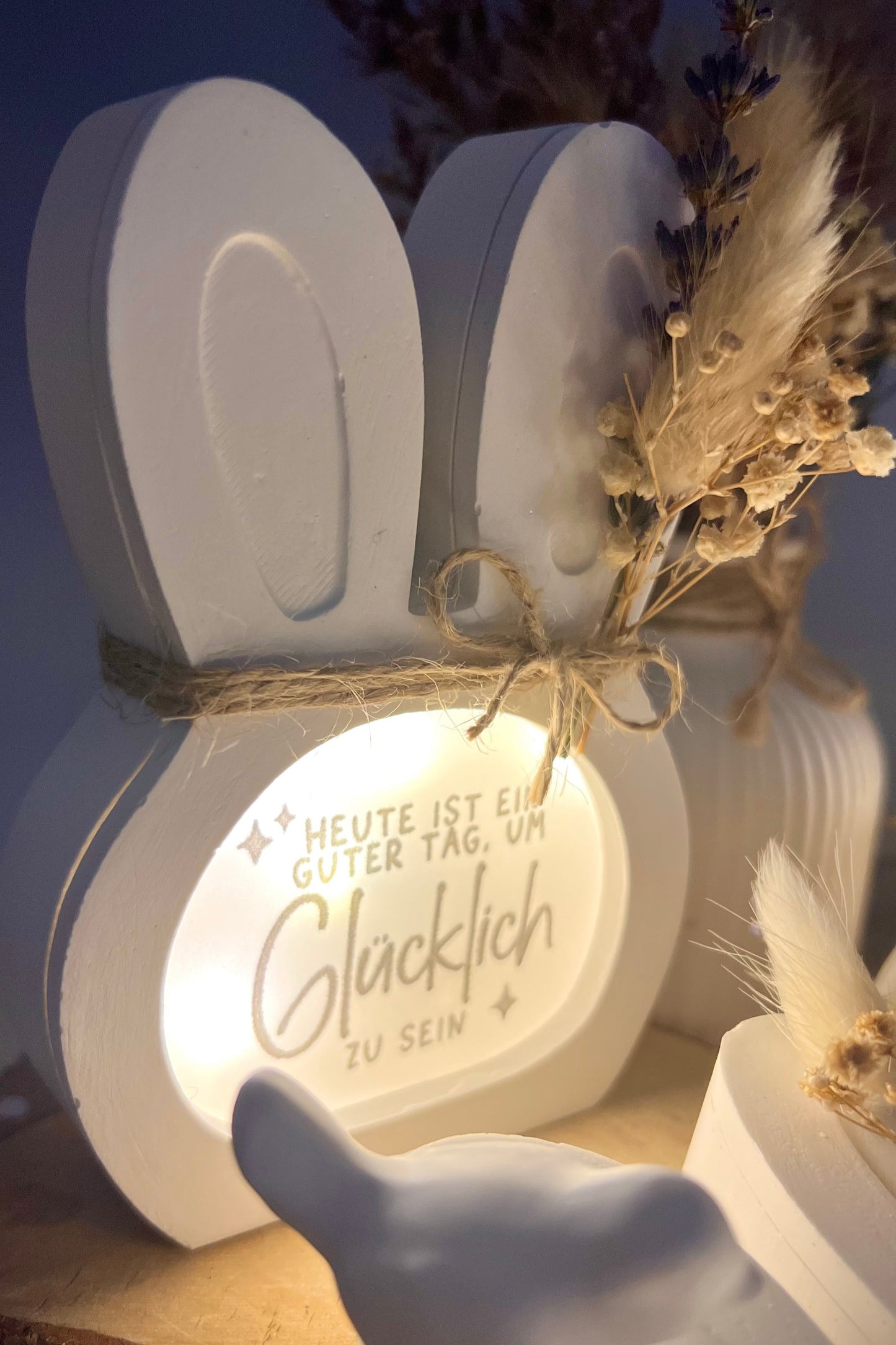 Kleiner Lichtmoment zum Verschenken – Hase Lichtbox mit Herzbotschaft & Frühlingsflair