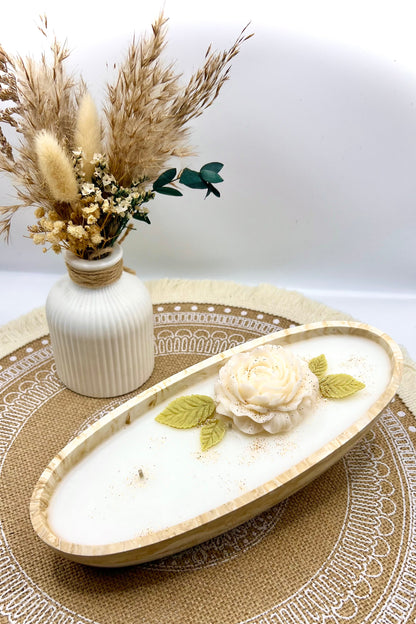 🌿 Florale Duftkerze mit Pfingstrose in handgegossener Schale mit Marmoroptik