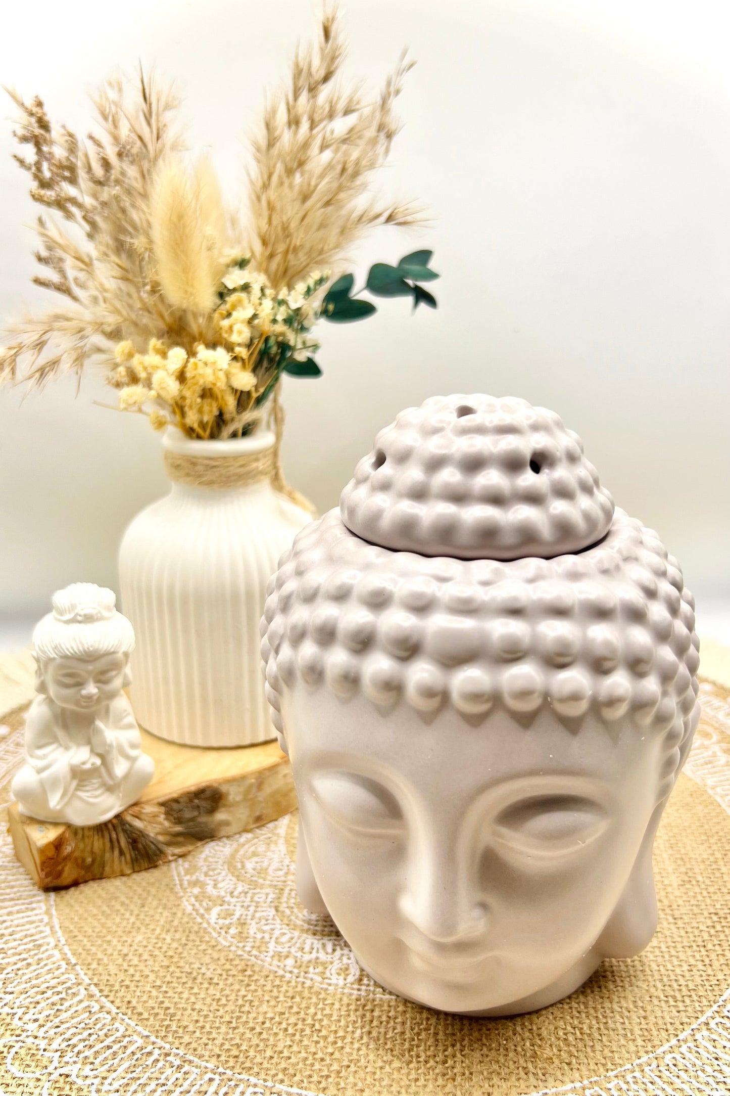 🪷 Buddha Duftlampe aus Keramik – Ölbrenner & Wachs-Melt Lampe in Grau | Stilvolle Raumdekoration & Entspannung