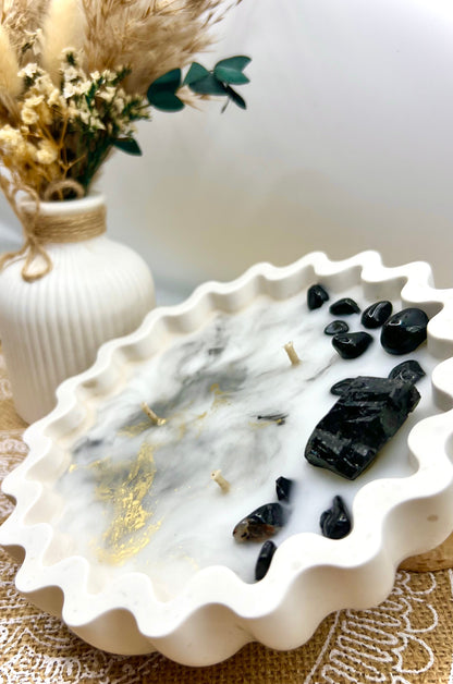 Handgegossene Kristallkerzen mit Rosenquarz, Amethyst & Turmalin in dekorativer Schale