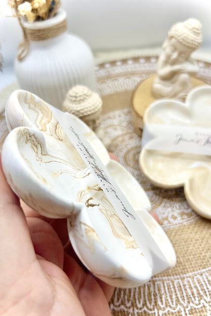 Räucherstäbchen Schale in Blütenform – stilvoll und handgefertigt