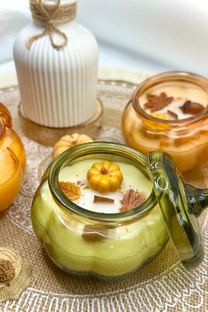 Duftkerze im Glas-Kürbis – Herbst Edition | Handgegossen | Zwei Größen