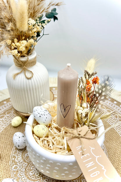 Handgegossene Frühlings-Dekoschale mit Kerze & Trockenblumen