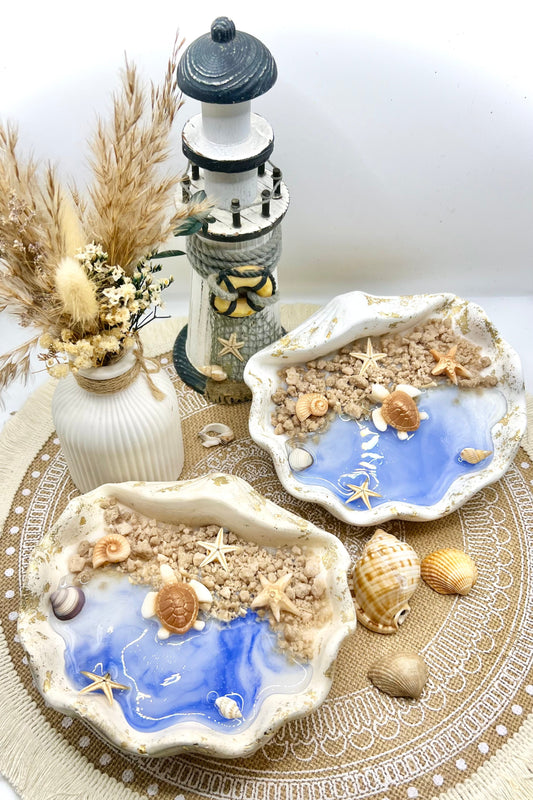 🐚 Muschelschalenkerze „Maritim“ – handgegossenes Unikat mit Pflanzenwachs & maritimer Dekoration