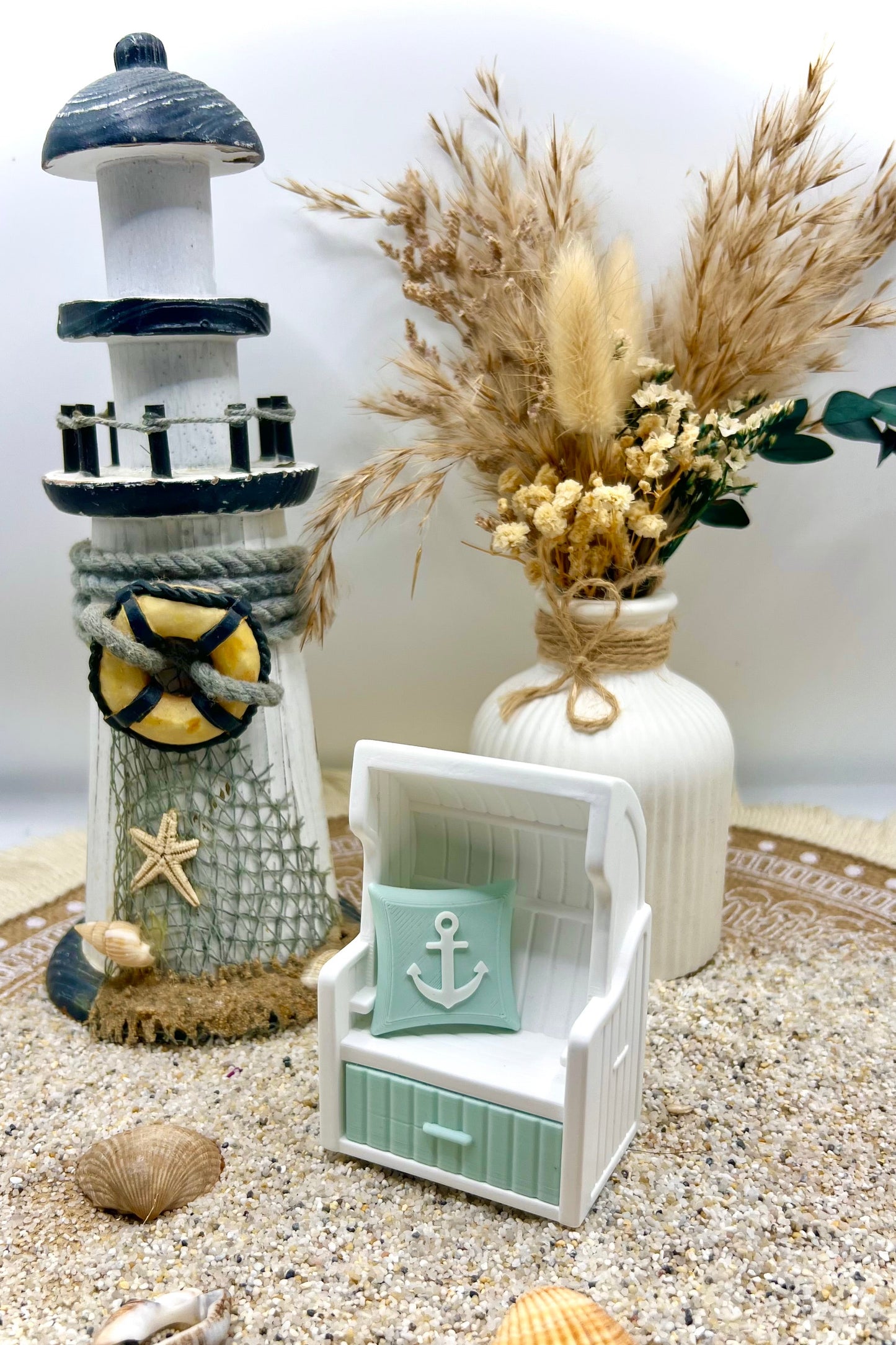 Maritimer Miniatur-Strandkorb – handgegossene Küstendeko mit 3D-Details