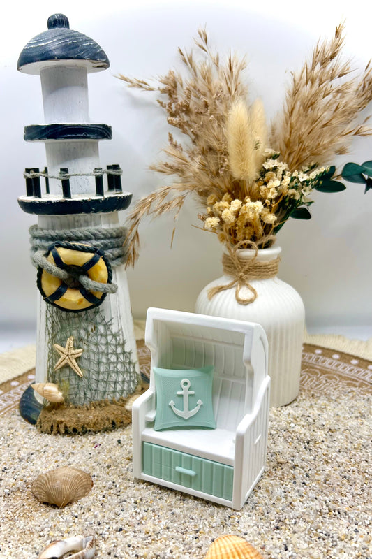 Maritimer Miniatur-Strandkorb – handgegossene Küstendeko mit 3D-Details