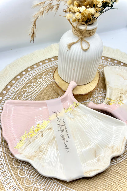 Handgefertigtes Ginkgo-Tablett – edles Naturdesign mit Blattgold