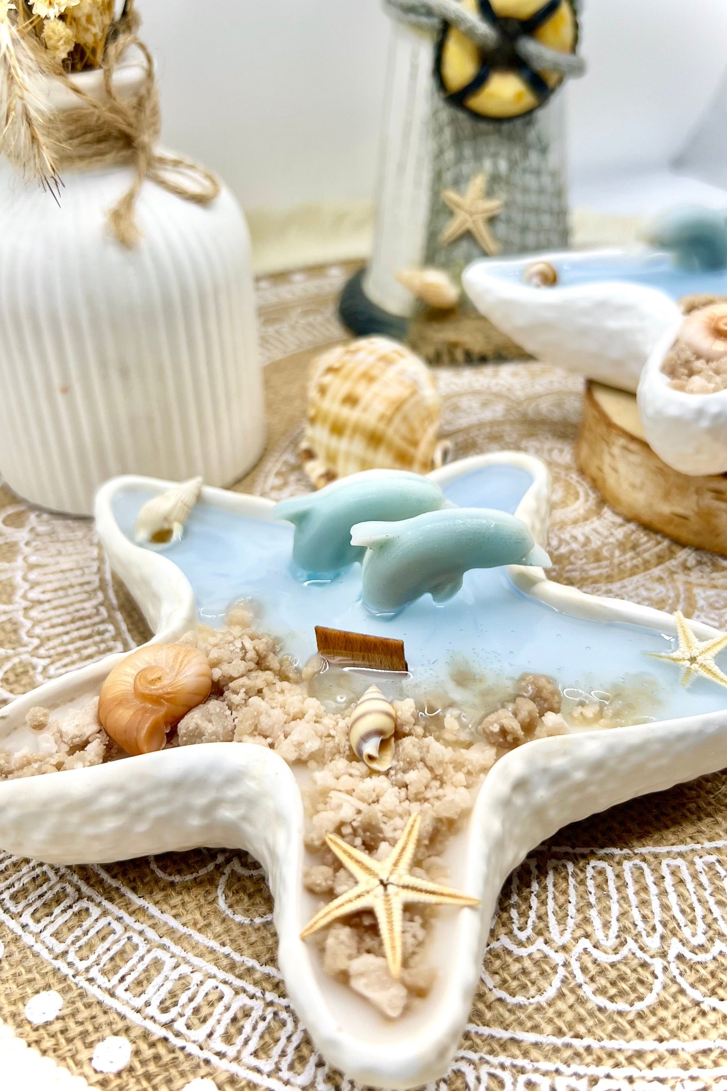 Küstenmoment – Duftkerze im Seestern | Schildkröte oder Delfine | Handgegossen mit maritimen Details