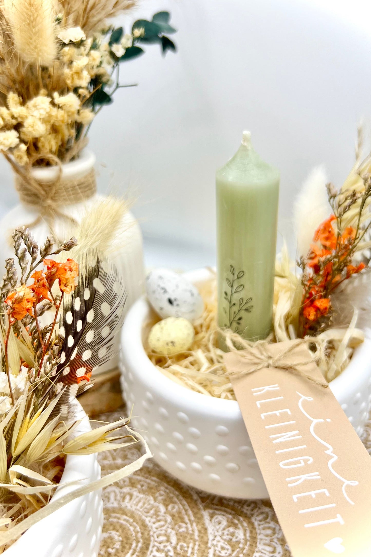 Handgegossene Frühlings-Dekoschale mit Kerze & Trockenblumen