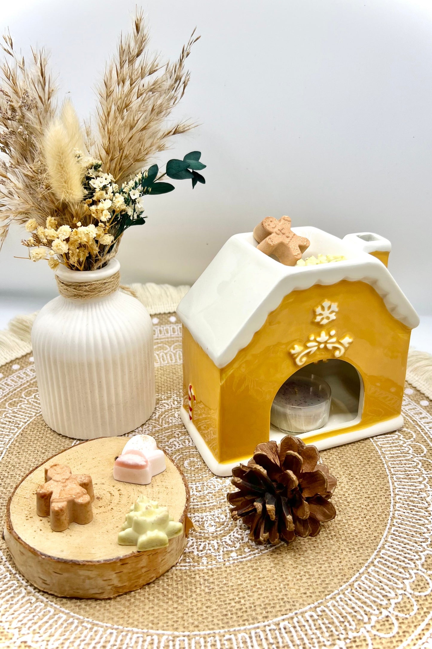 Keramik Duftlampe Lebkuchenhaus Schwedenhaus – Weihnachtliche Wachs Melts Lampe für festliche Deko