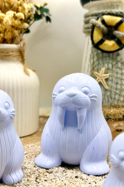 Handgegossene Robbenfiguren aus Keramik – maritime Deko im Küstenstil