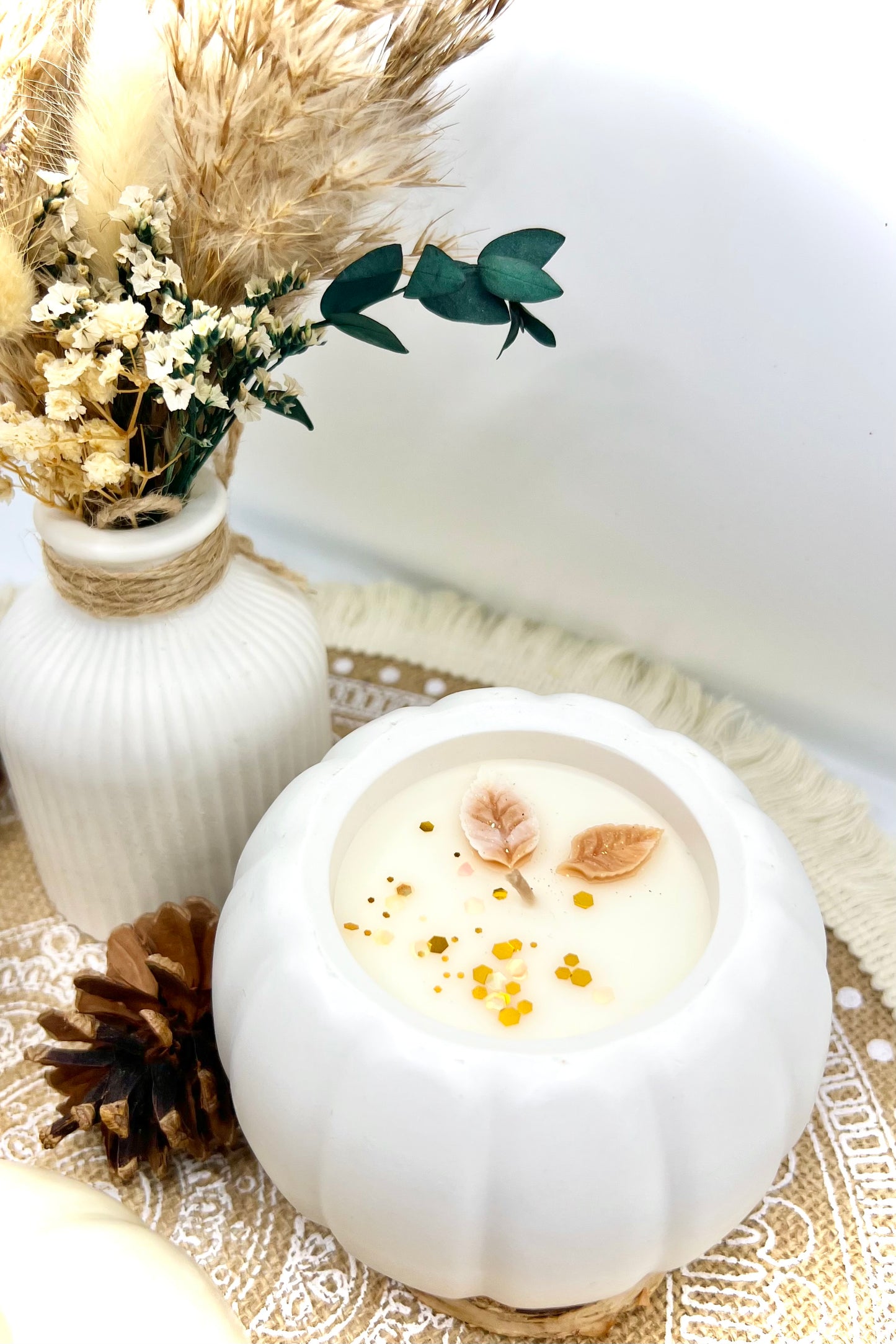 🎃 Handgemachte Kürbis-Duftkerze in Keramik | Herbstdeko & Geschenkidee – verschiedene Farben