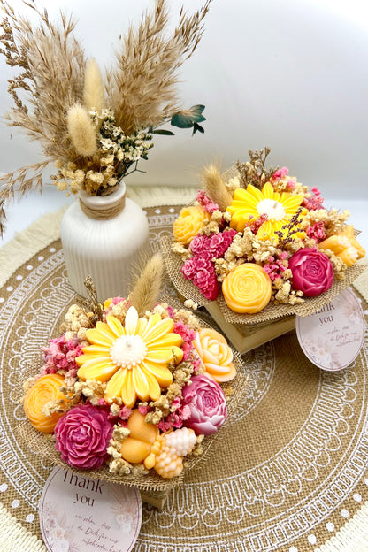 🌸 Kerzenbouquet im Holzgefäß – Schwimmkerze & Waxmelts-Blüten