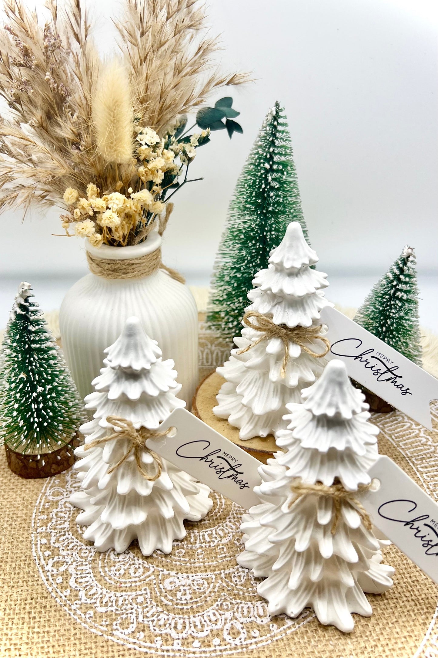 Keramik Weihnachtsbaum Deko | handgegossen, glanzversiegelt & winterlich weiß | kleine Luftbläschen möglich – Unikat mit Charakte