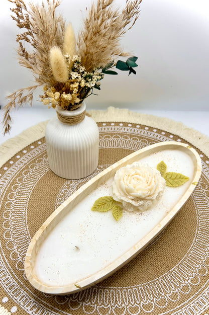 🌿 Florale Duftkerze mit Pfingstrose in handgegossener Schale mit Marmoroptik
