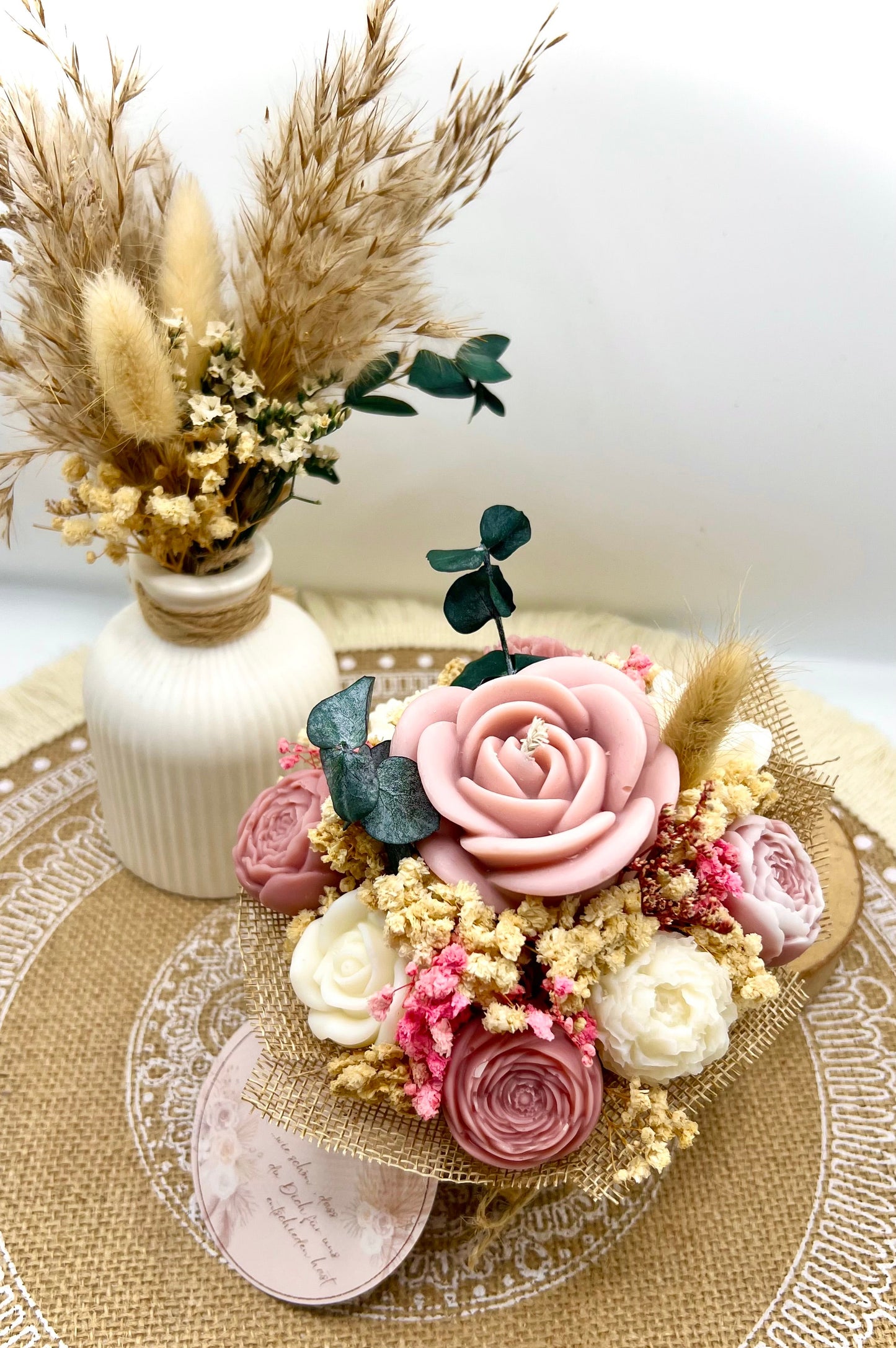 🌸 Kerzenbouquet im Holzgefäß – Schwimmkerze & Waxmelts-Blüten