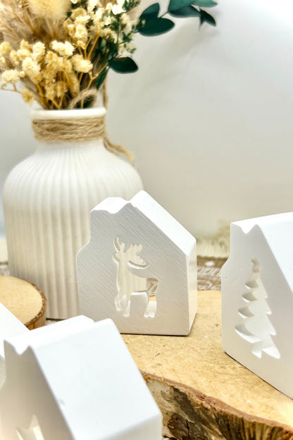 Leucht-Häuschen aus handgegossener Keramik inkl. LED-Licht & Geschenkverpackung – Weihnachtsdeko & Geschenkidee