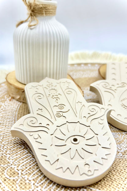 Hamza Hand – Räucherstäbchenhalter & spirituelle Ablage mit Schutzsymbolik