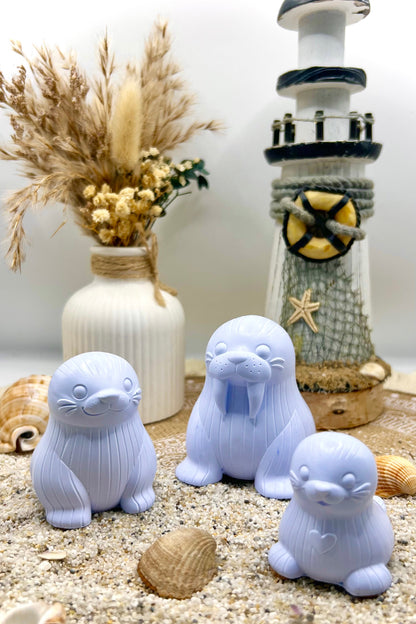 Handgegossene Robbenfiguren aus Keramik – maritime Deko im Küstenstil