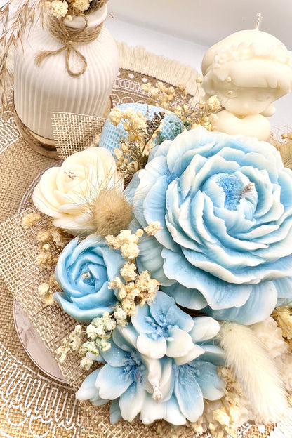 Kerzen-Blumenstrauß im handgegossenen Keramiktopf – zarte Eleganz in natürlichen Tönen