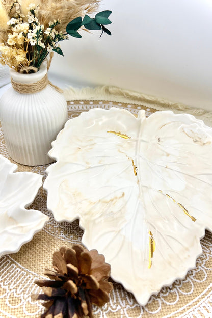 🍂 Handgemachte Keramik-Tabletts in Blattform – Ahornblatt & Bananenblatt als stilvolle Herbstdeko