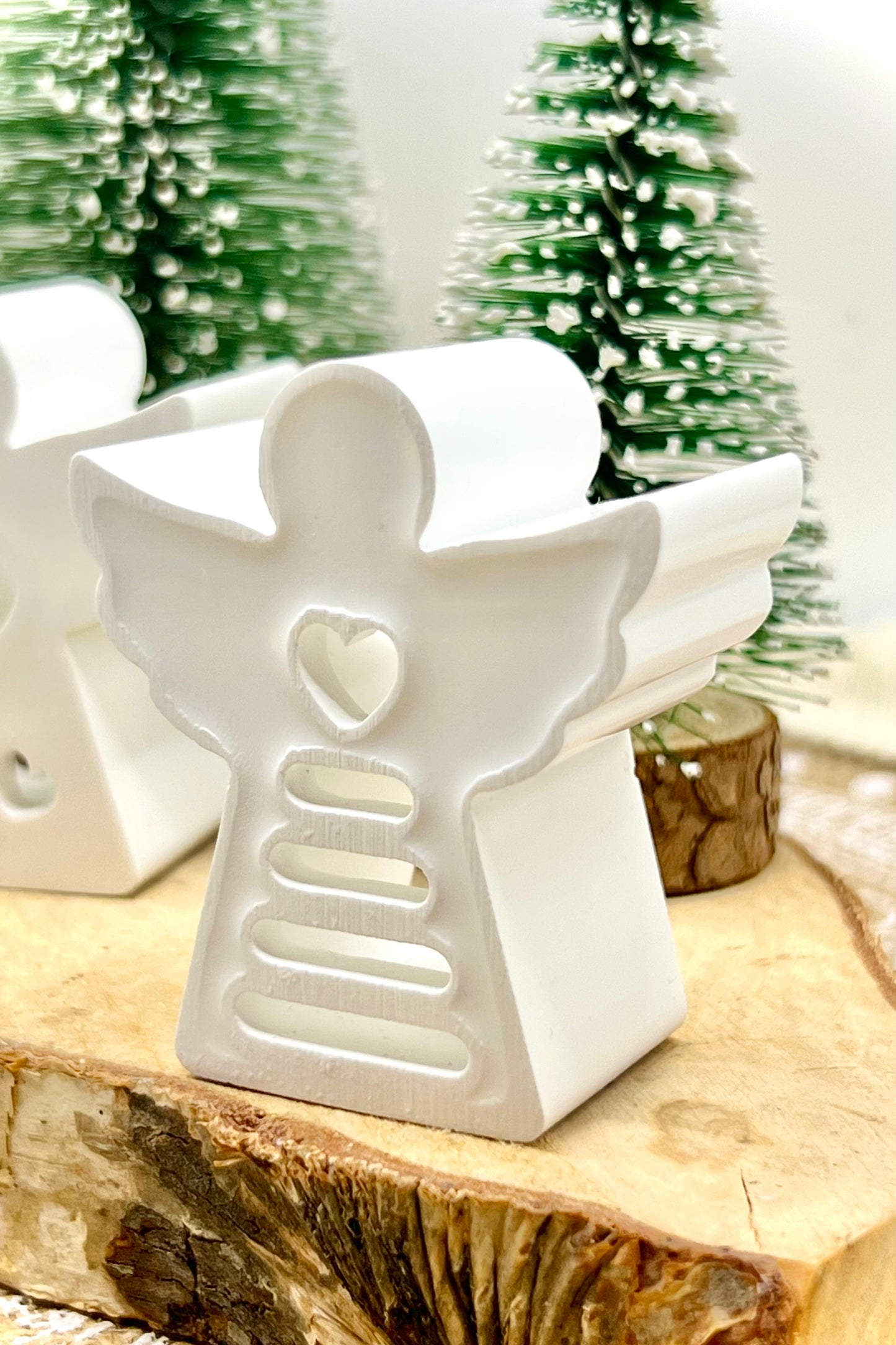 Leuchtengel aus handgegossener Keramik inkl. LED-Licht & Geschenkverpackung – Weihnachtsdeko & Geschenkidee