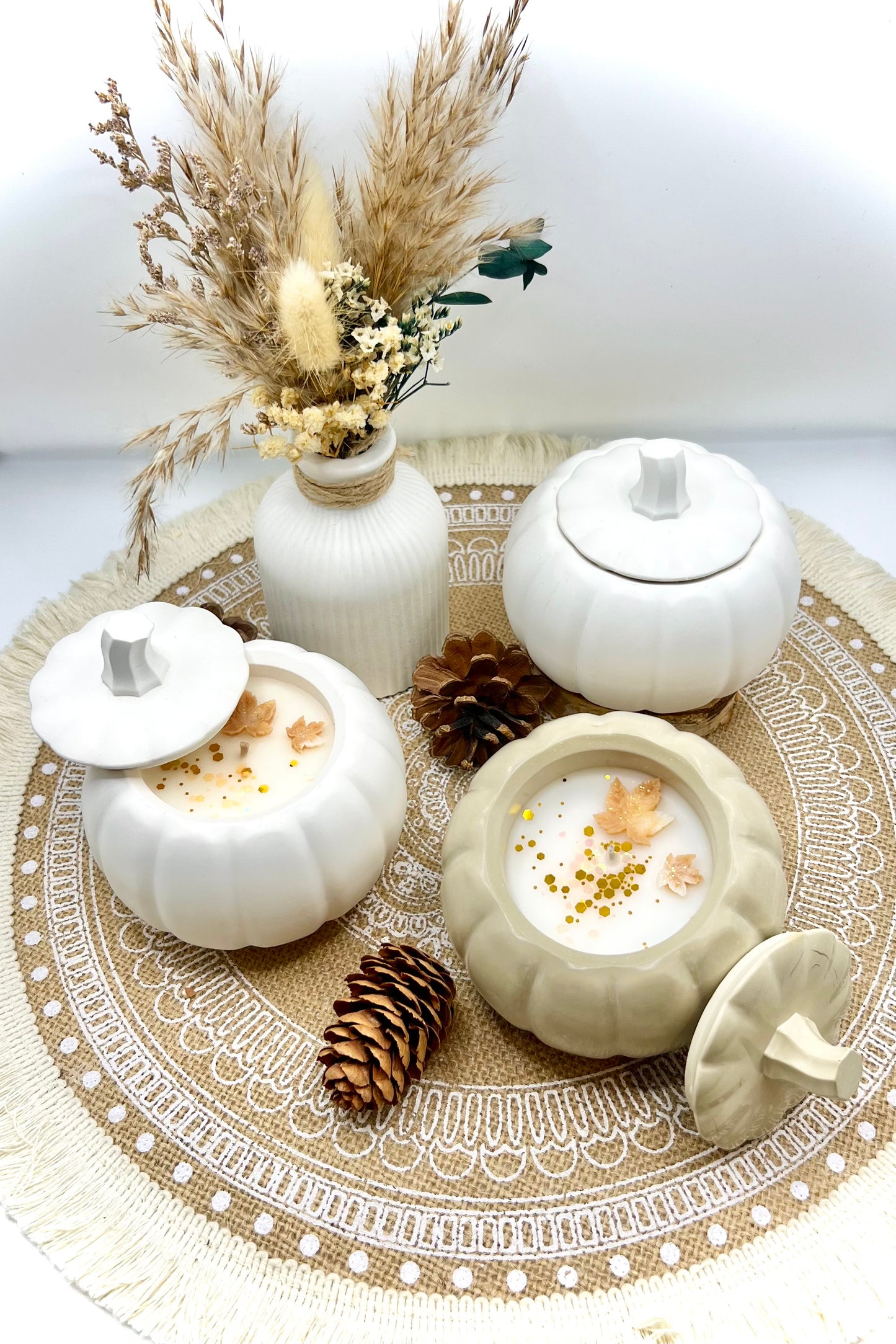 🎃 Handgemachte Kürbis-Duftkerze in Keramik | Herbstdeko & Geschenkidee – verschiedene Farben