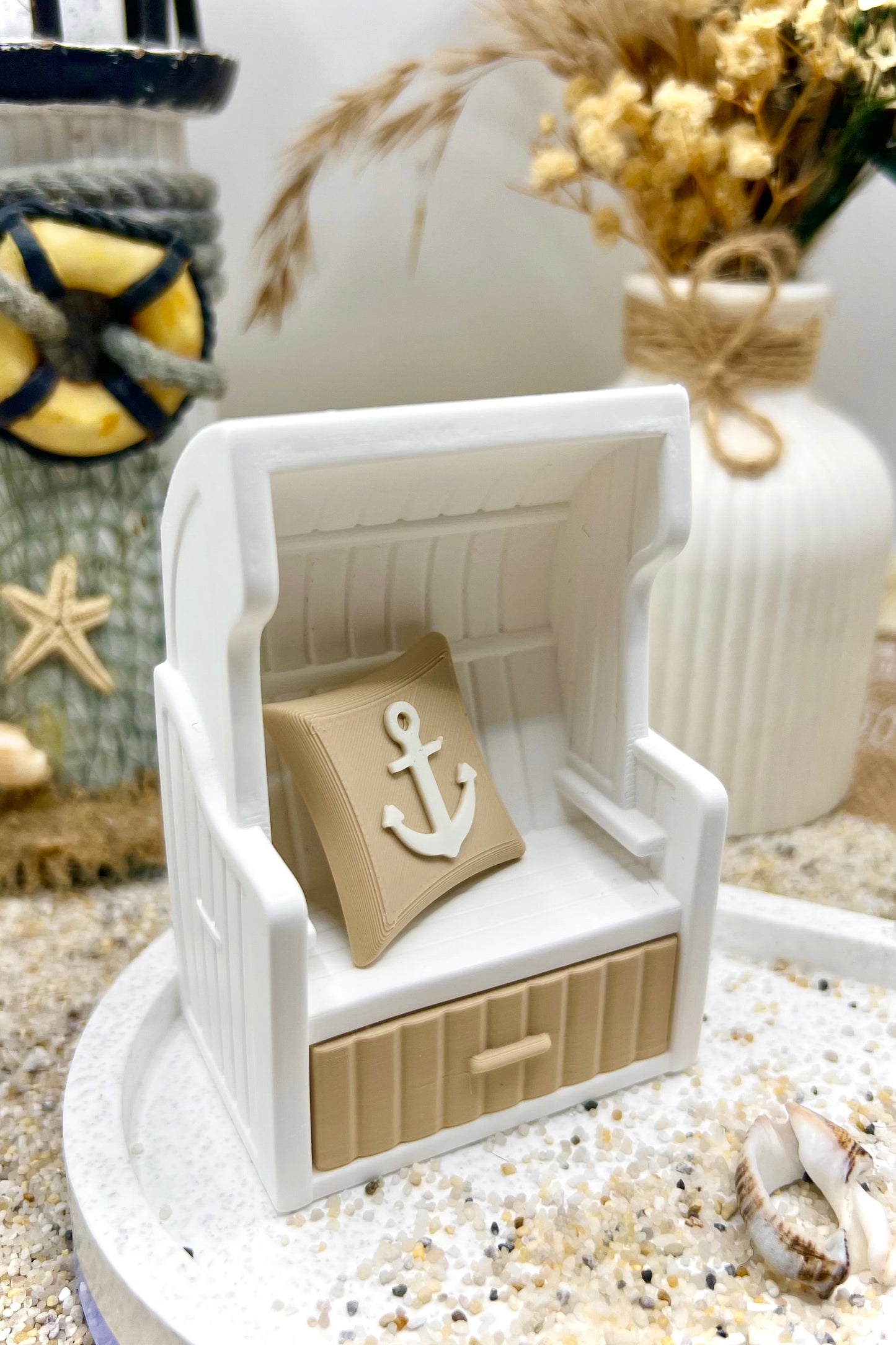 Maritimer Miniatur-Strandkorb – handgegossene Küstendeko mit 3D-Details