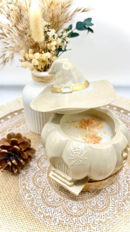 Kürbis "Hexenhaus" - Schalenkerze (verschiedene Farben)