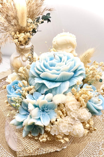 Kerzen-Blumenstrauß im handgegossenen Keramiktopf – zarte Eleganz in natürlichen Tönen