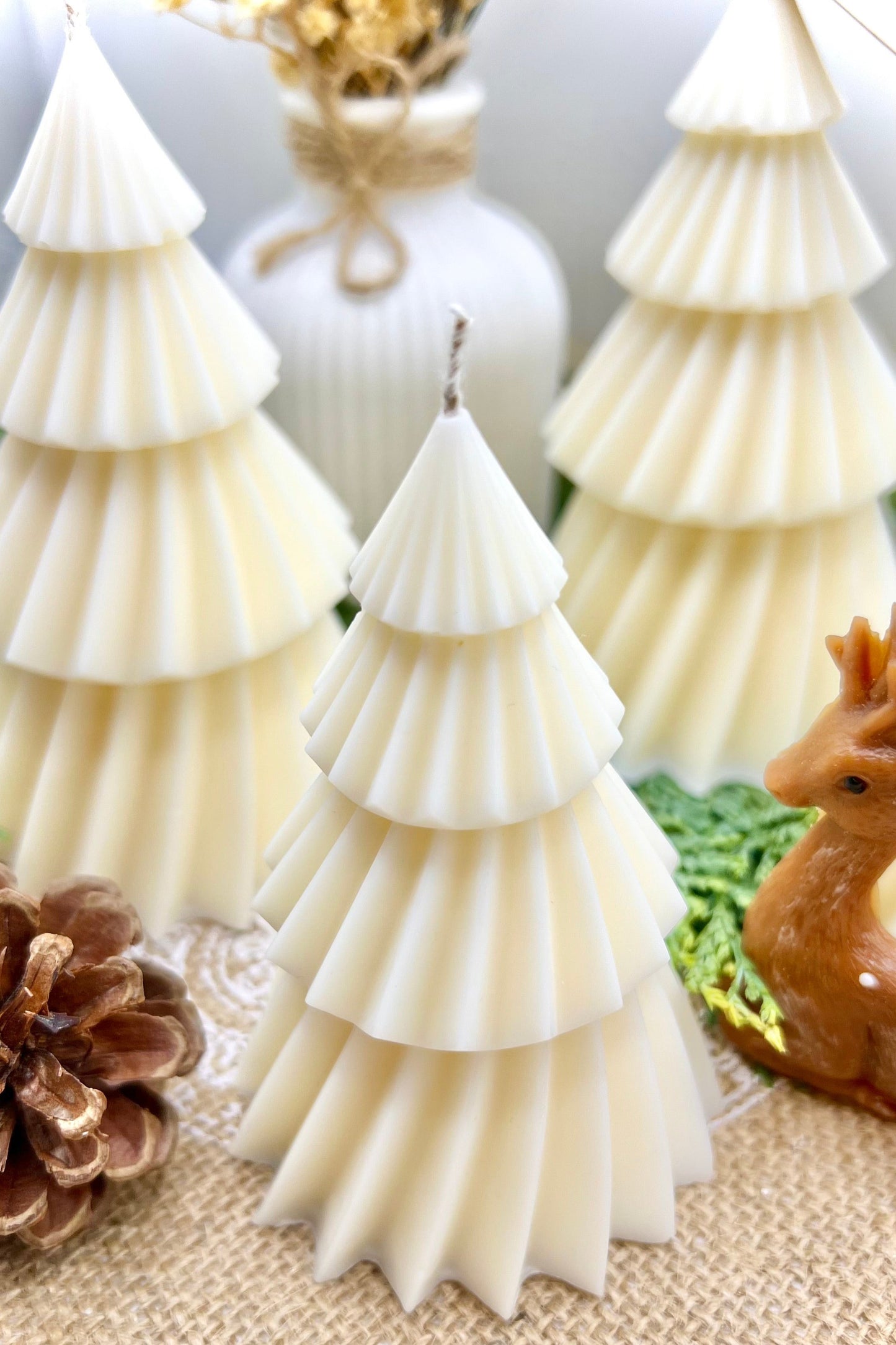 Tannenbaum-Kerze – handgegossen, natürliche Weihnachtsdeko & Geschenkidee aus Pflanzenwachs