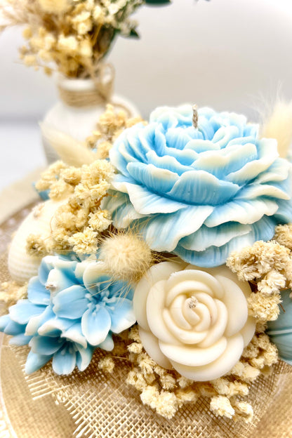 Kerzen-Blumenstrauß im handgegossenen Keramiktopf – zarte Eleganz in natürlichen Tönen