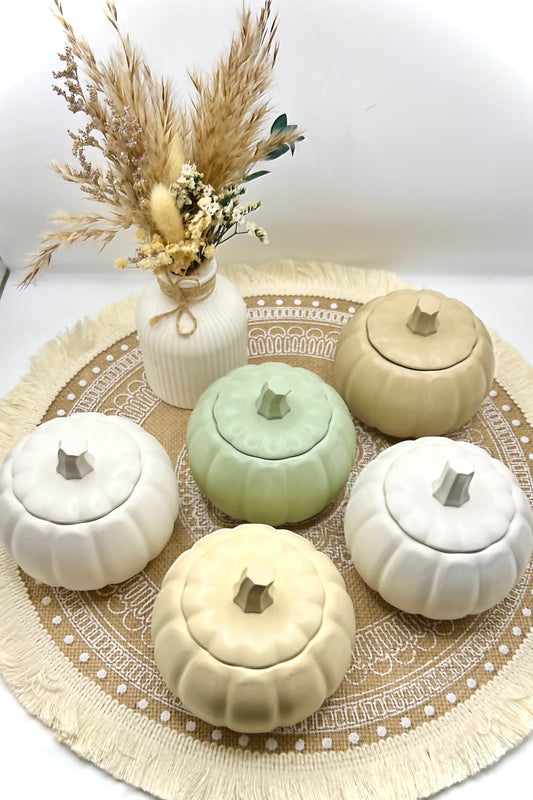 🎃 Handgemachte Kürbis-Duftkerze in Keramik | Herbstdeko & Geschenkidee – verschiedene Farben