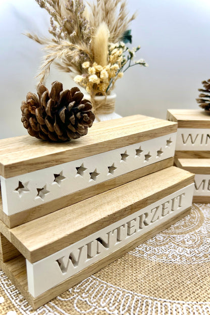 Lichtbox aus Eiche & Keramik – mit Schriftzug & Mini-Lichterkette | Winterdeko, Geschenkidee & Wohnakzent
(verschiedene Motive)