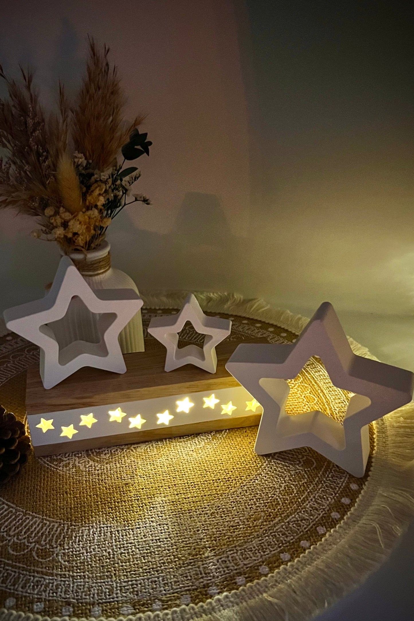 Lichtbox aus Eiche & Keramik – mit Schriftzug & Mini-Lichterkette | Winterdeko, Geschenkidee & Wohnakzent
(verschiedene Motive)